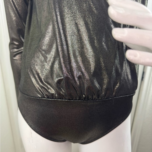 Express Womens Gold Metallic V-Neck Long Sleeve Bodysuit Top Size XSmall. #361 - Picture 7 of 12